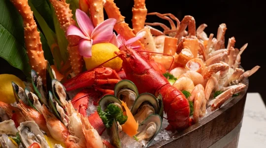 ホテルブッフェ｜5つ星ホテル インターコンチネンタル内「エスプレッソ」｜新鮮シーフード＆豪華ディナービュッフェ｜ミールクーポン